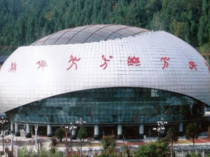青海果洛网架钢结构工程有限公司